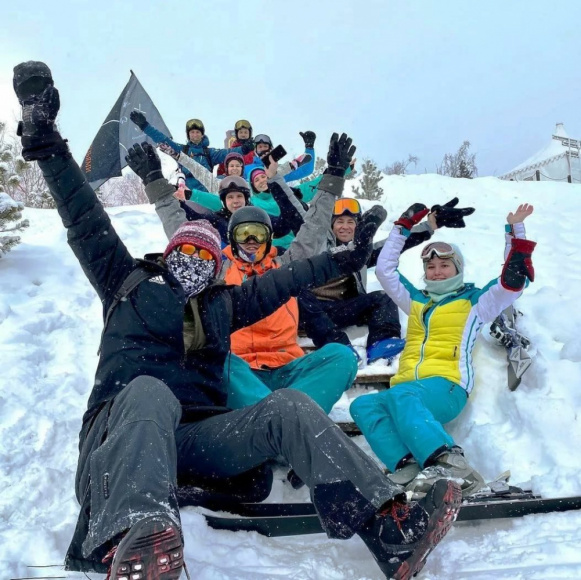 dombay-ski-tour-yoga-4